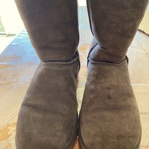 Ugg short boots size 7 brown